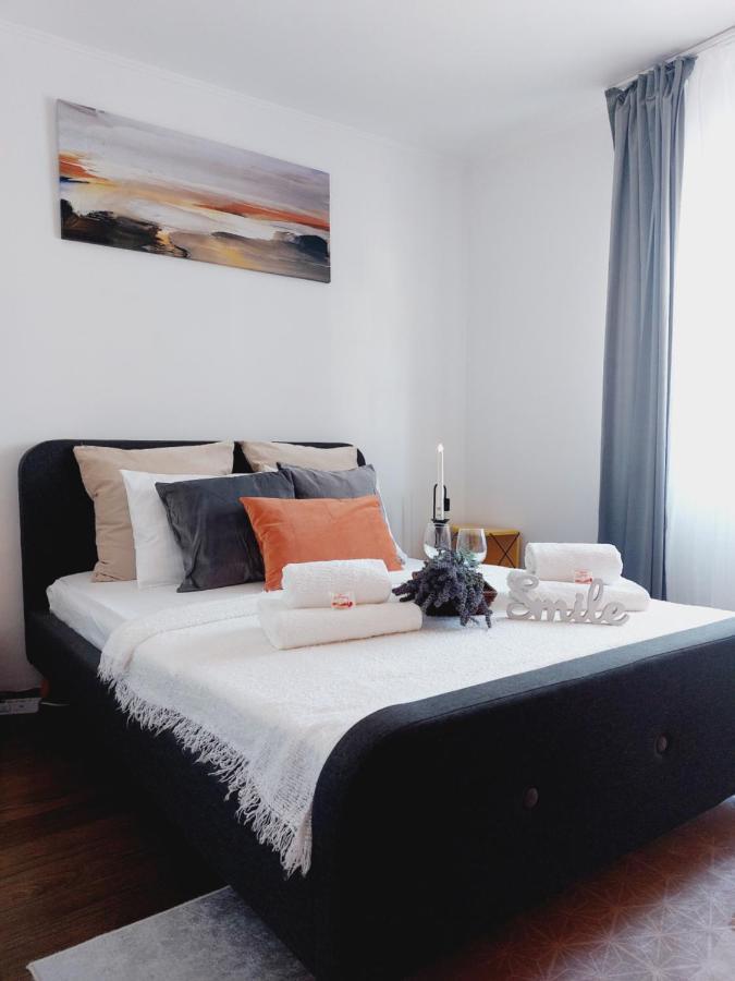 Cozy Apartment In The Center Of Bukarest Exterior foto